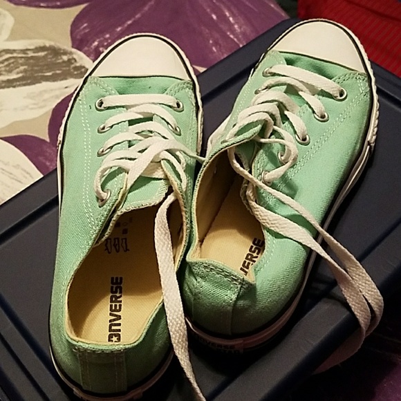 Converse - Picture 2 of 3